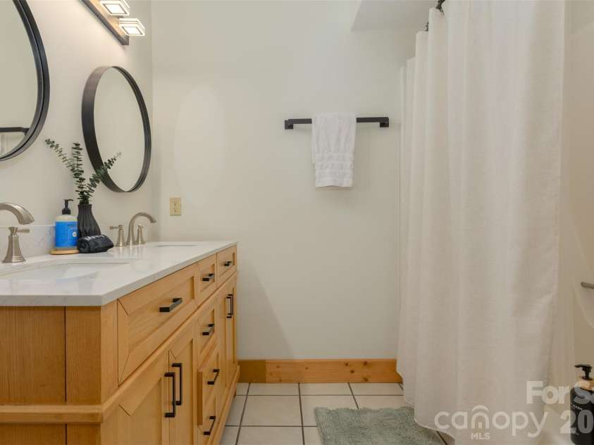 3182 El Miner Drive, Mars Hill, NC 28754.  MLS# CAR4399109, YatesRealty ID 38668. 