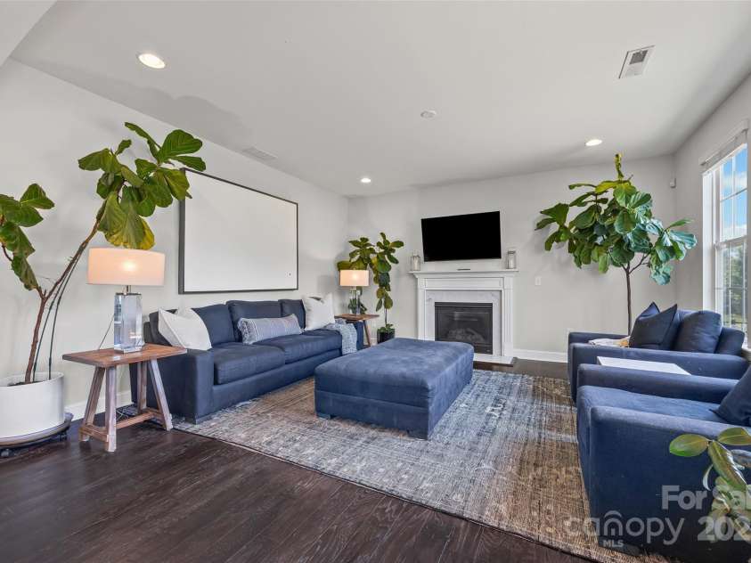 17622 Austins Creek Drive, Charlotte, NC 28278.  MLS# CAR4278255, YatesRealty ID 3867. 