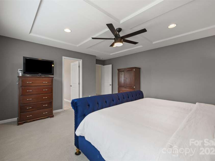 17622 Austins Creek Drive, Charlotte, NC 28278.  MLS# CAR4278255, YatesRealty ID 3867. 