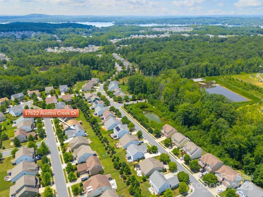 17622 Austins Creek Drive, Charlotte, NC 28278.  MLS# CAR4278255, YatesRealty ID 3867. 