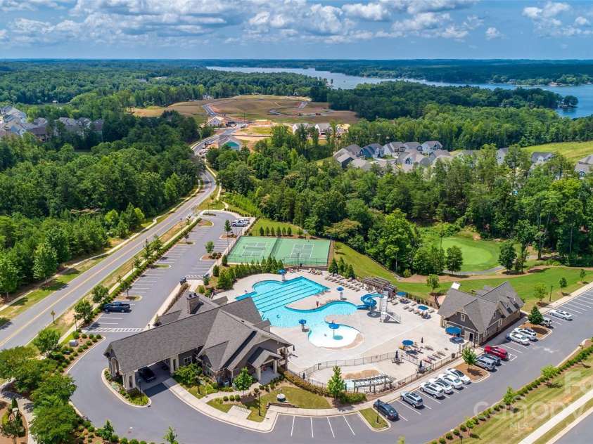 17622 Austins Creek Drive, Charlotte, NC 28278.  MLS# CAR4278255, YatesRealty ID 3867. 