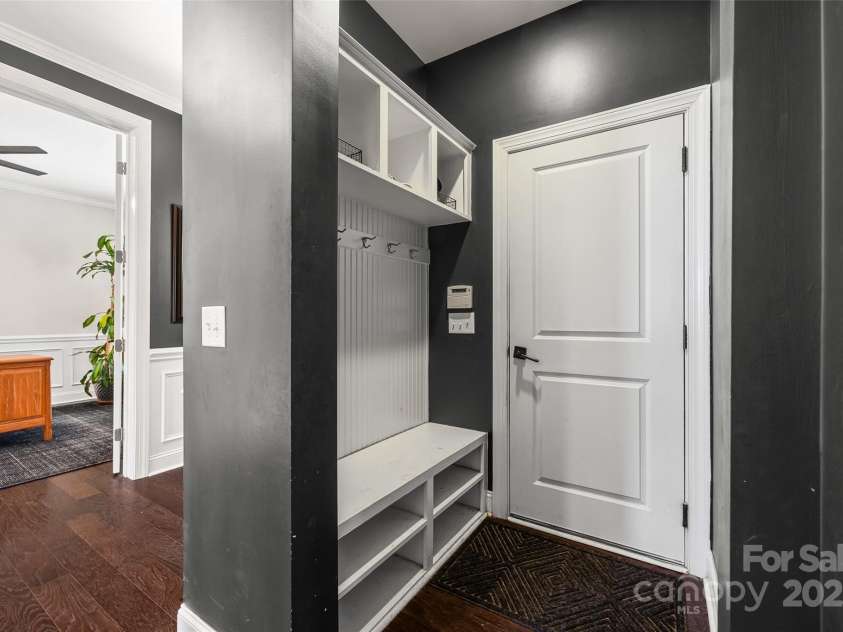 17622 Austins Creek Drive, Charlotte, NC 28278.  MLS# CAR4278255, YatesRealty ID 3867. Convenient drop zone area located by garage entrance.