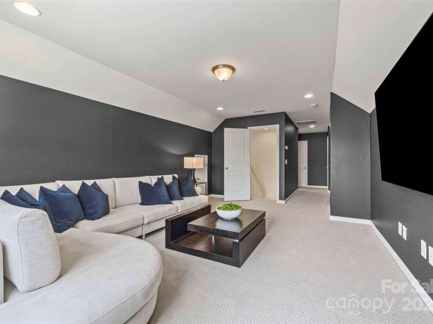 17622 Austins Creek Drive, Charlotte, NC 28278.  MLS# CAR4278255, YatesRealty ID 3867. Flex space with ensuite bathroom features prewired surround sound and soundproof insulation.