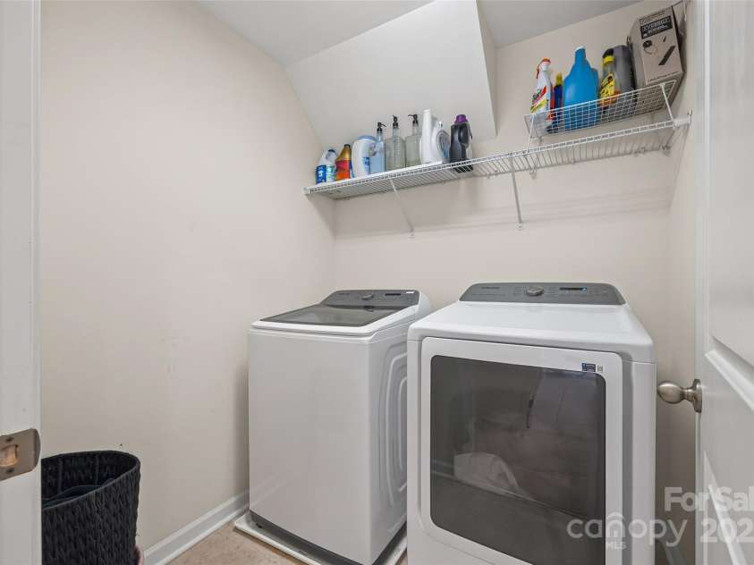 17622 Austins Creek Drive, Charlotte, NC 28278.  MLS# CAR4278255, YatesRealty ID 3867. Laundry room located between upstairs bedrooms.