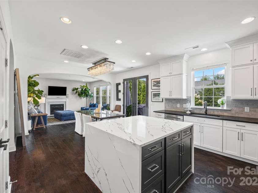 17622 Austins Creek Drive, Charlotte, NC 28278.  MLS# CAR4278255, YatesRealty ID 3867. Open concept kitchen to dining area and family room.