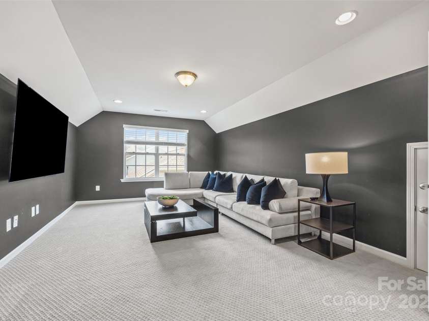 17622 Austins Creek Drive, Charlotte, NC 28278.  MLS# CAR4278255, YatesRealty ID 3867. The possibilities are endless with this space-bedroom, movie room, exercise room, playroom-make it your own.