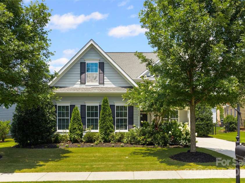 17622 Austins Creek Drive, Charlotte, NC 28278.  MLS# CAR4278255, YatesRealty ID 3867. Your next chapter begins here.