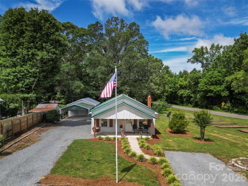 6121 Sikes Mill Road, Monroe, NC 28110.  MLS# CAR4395978, YatesRealty ID 38670. 