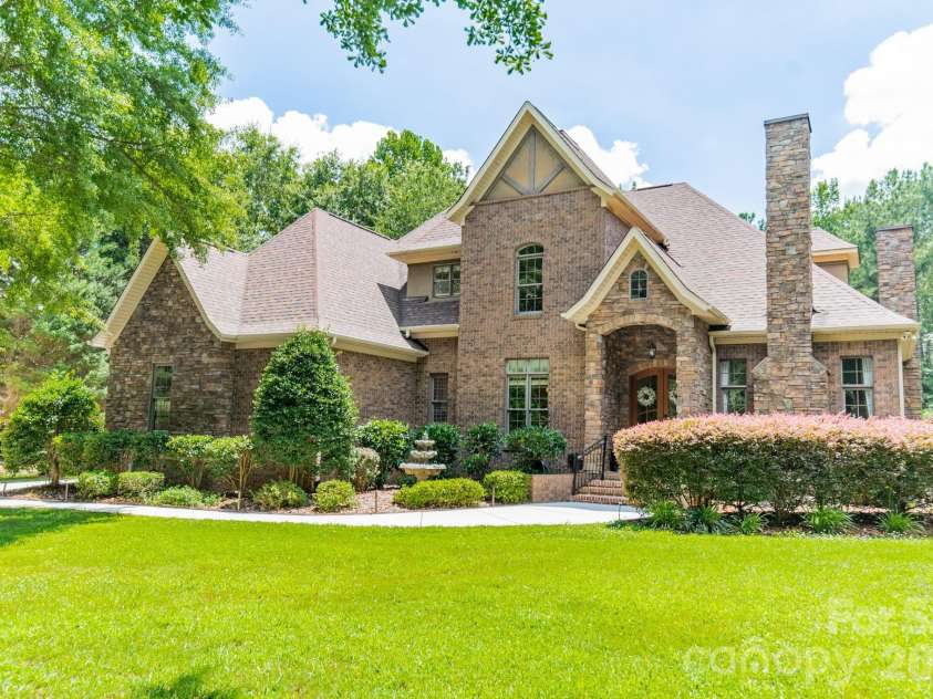 215 Blue River Road, Lake Wylie, SC 29710.  MLS# CAR4399726, YatesRealty ID 38673. 