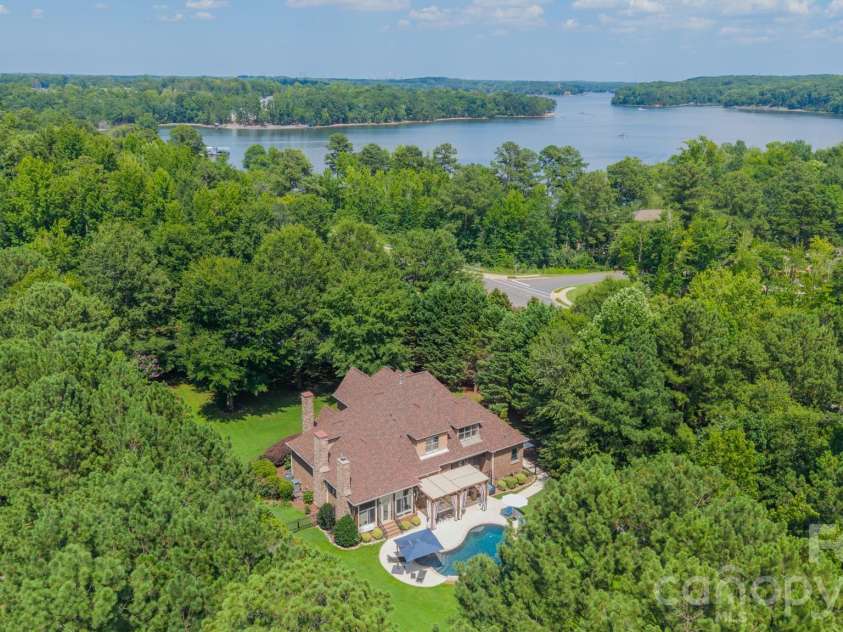 215 Blue River Road, Lake Wylie, SC 29710.  MLS# CAR4399726, YatesRealty ID 38673. 