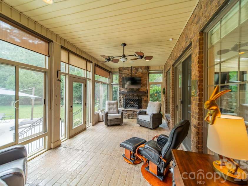 215 Blue River Road, Lake Wylie, SC 29710.  MLS# CAR4399726, YatesRealty ID 38673. 