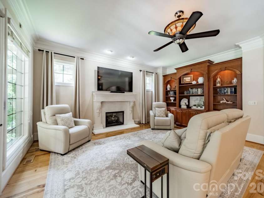215 Blue River Road, Lake Wylie, SC 29710.  MLS# CAR4399726, YatesRealty ID 38673. 