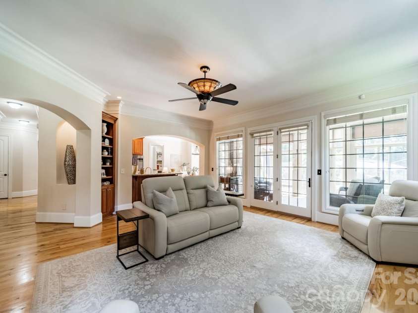 215 Blue River Road, Lake Wylie, SC 29710.  MLS# CAR4399726, YatesRealty ID 38673. 