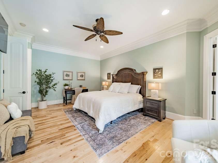215 Blue River Road, Lake Wylie, SC 29710.  MLS# CAR4399726, YatesRealty ID 38673. 