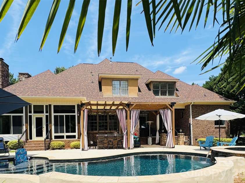 215 Blue River Road, Lake Wylie, SC 29710.  MLS# CAR4399726, YatesRealty ID 38673. 