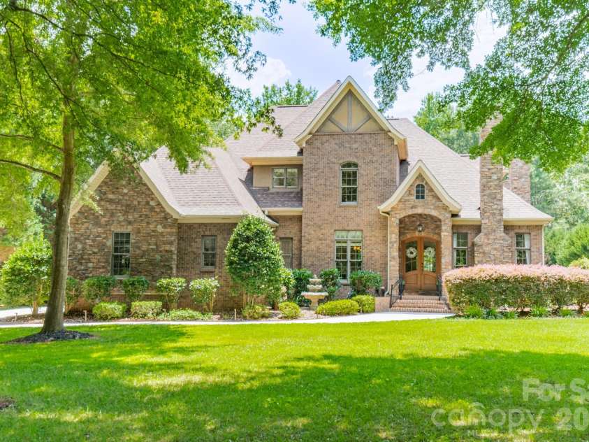 215 Blue River Road, Lake Wylie, SC 29710.  MLS# CAR4399726, YatesRealty ID 38673. 