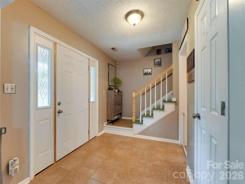 3102 Scotch Moss Court, Charlotte, NC 28269.  MLS# CAR4405057, YatesRealty ID 38676. 