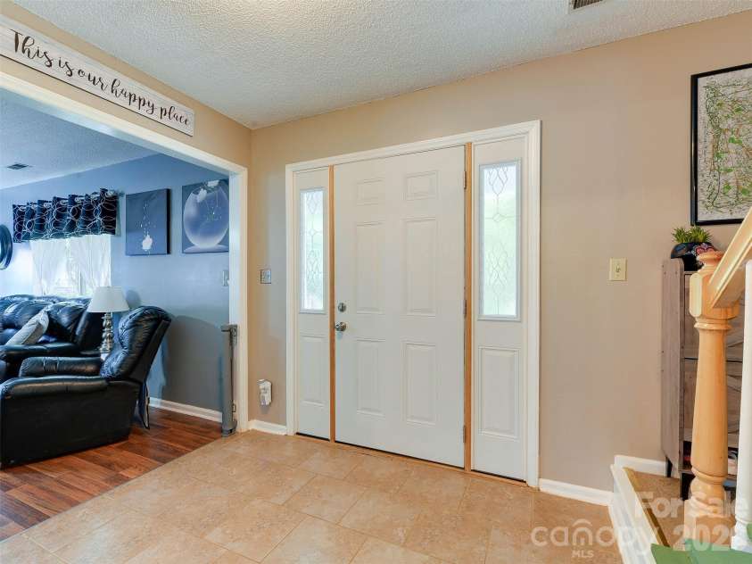 3102 Scotch Moss Court, Charlotte, NC 28269.  MLS# CAR4405057, YatesRealty ID 38676. 
