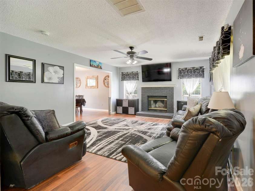 3102 Scotch Moss Court, Charlotte, NC 28269.  MLS# CAR4405057, YatesRealty ID 38676. 