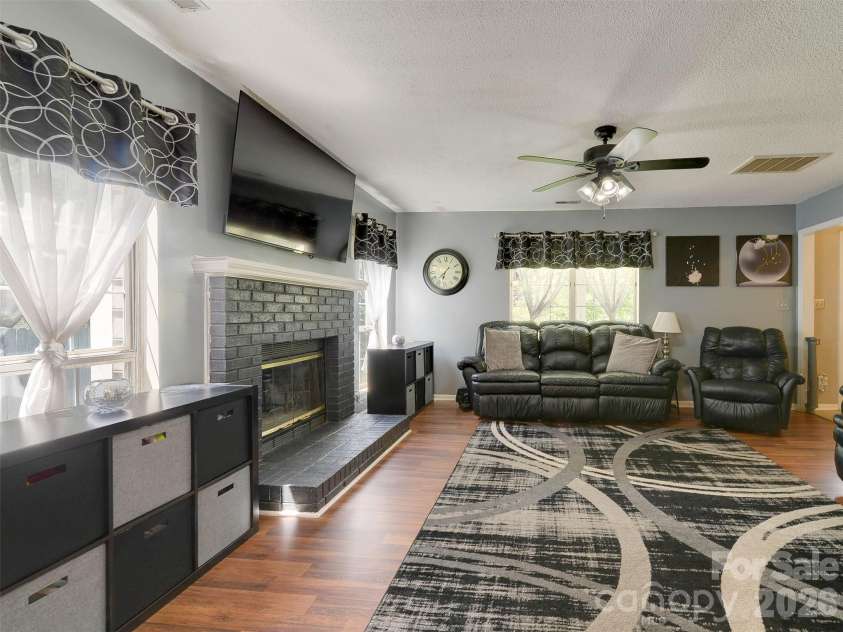 3102 Scotch Moss Court, Charlotte, NC 28269.  MLS# CAR4405057, YatesRealty ID 38676. 