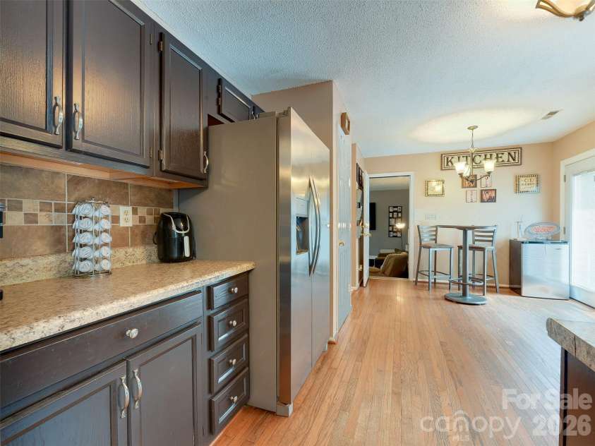 3102 Scotch Moss Court, Charlotte, NC 28269.  MLS# CAR4405057, YatesRealty ID 38676. 