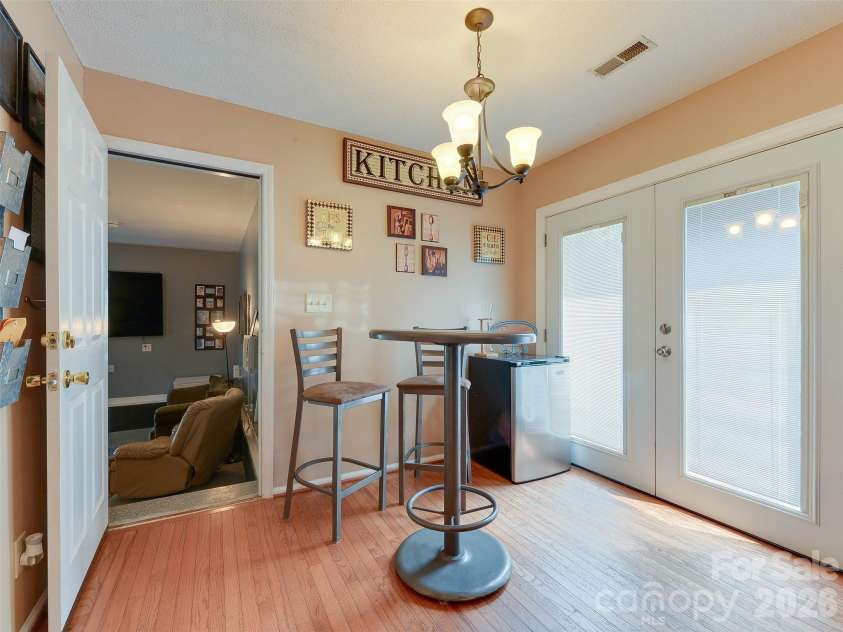 3102 Scotch Moss Court, Charlotte, NC 28269.  MLS# CAR4405057, YatesRealty ID 38676. 
