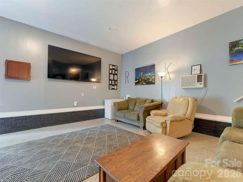 3102 Scotch Moss Court, Charlotte, NC 28269.  MLS# CAR4405057, YatesRealty ID 38676. 