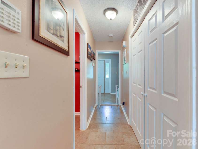 3102 Scotch Moss Court, Charlotte, NC 28269.  MLS# CAR4405057, YatesRealty ID 38676. 