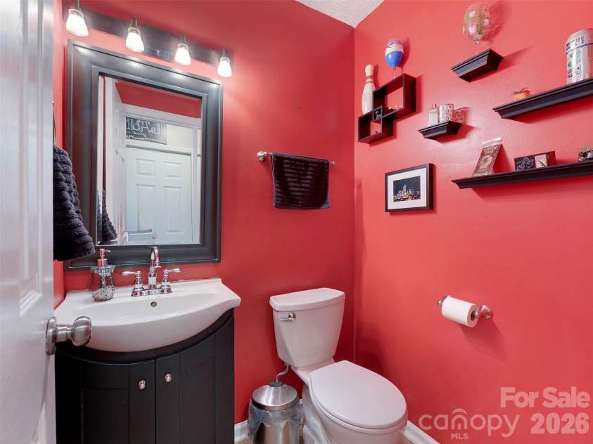 3102 Scotch Moss Court, Charlotte, NC 28269.  MLS# CAR4405057, YatesRealty ID 38676. 