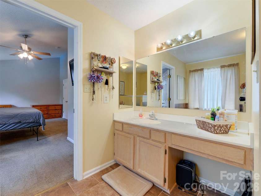 3102 Scotch Moss Court, Charlotte, NC 28269.  MLS# CAR4405057, YatesRealty ID 38676. 