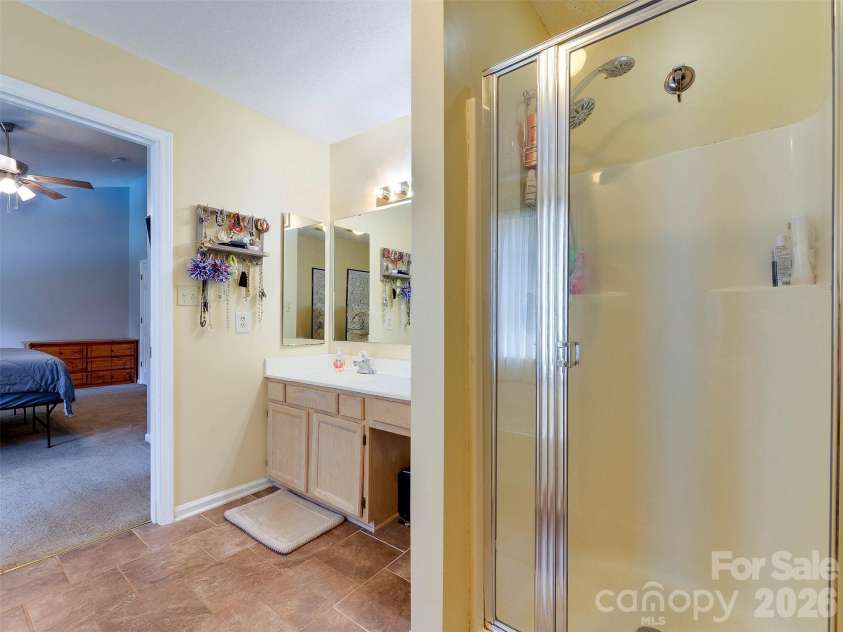 3102 Scotch Moss Court, Charlotte, NC 28269.  MLS# CAR4405057, YatesRealty ID 38676. 