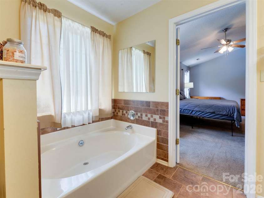 3102 Scotch Moss Court, Charlotte, NC 28269.  MLS# CAR4405057, YatesRealty ID 38676. 
