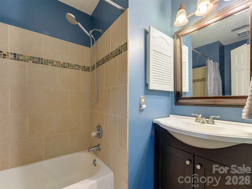 3102 Scotch Moss Court, Charlotte, NC 28269.  MLS# CAR4405057, YatesRealty ID 38676. 