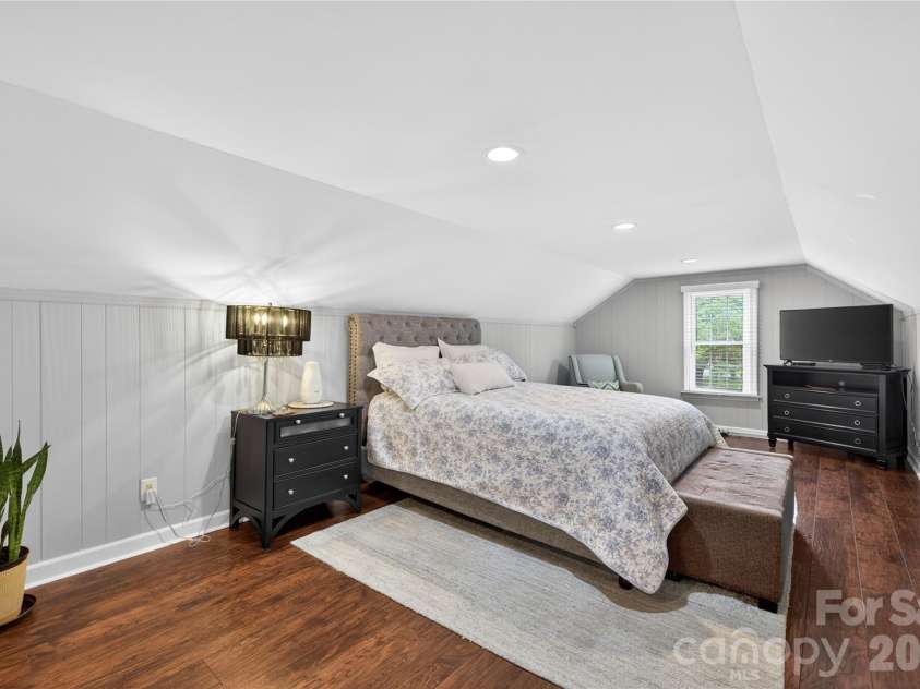 3231 Windrow Lane, Matthews, NC 28105.  MLS# CAR4399150, YatesRealty ID 38678. 