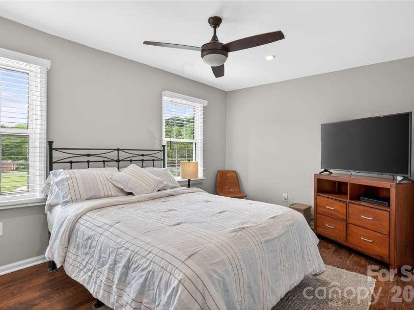 3231 Windrow Lane, Matthews, NC 28105.  MLS# CAR4399150, YatesRealty ID 38678. 