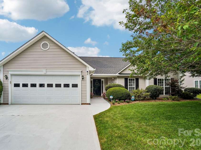 37 Stonehollow Road, Fletcher, NC 28732.  MLS# CAR4388696, YatesRealty ID 38679. 