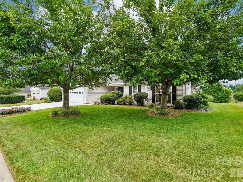 37 Stonehollow Road, Fletcher, NC 28732.  MLS# CAR4388696, YatesRealty ID 38679. 