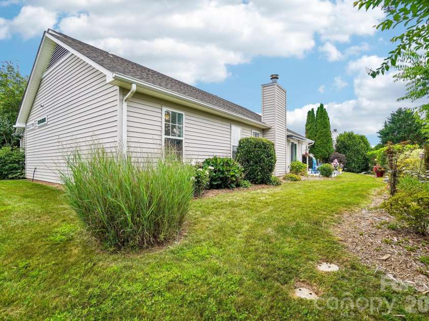 37 Stonehollow Road, Fletcher, NC 28732.  MLS# CAR4388696, YatesRealty ID 38679. 