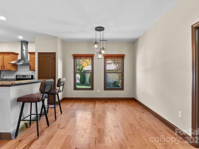 4 Pacifico Drive, Asheville, NC 28806.  MLS# CAR4318264, YatesRealty ID 3868. Light-filled Dining Area