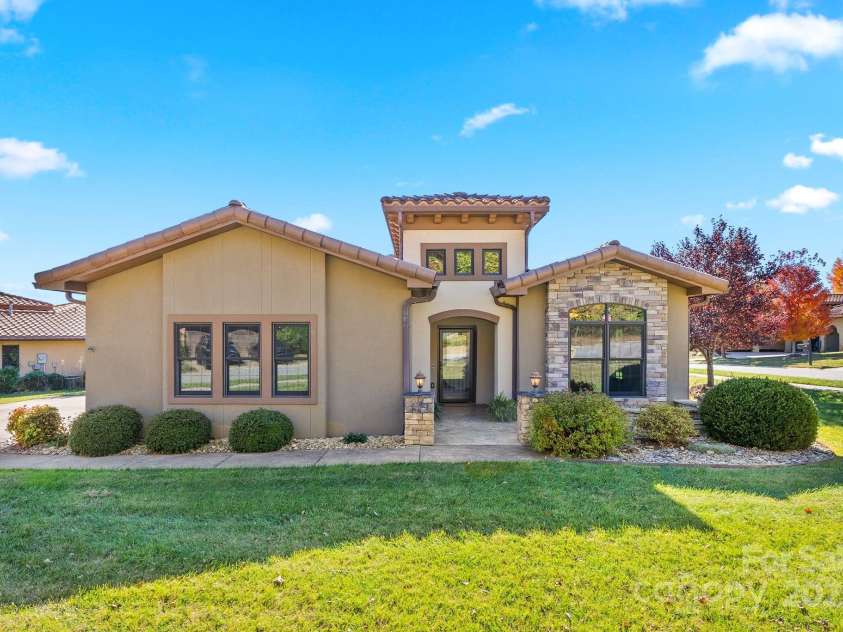 4 Pacifico Drive, Asheville, NC 28806.  MLS# CAR4318264, YatesRealty ID 3868. Welcome to Bonito Ocaso in Crowell Farms