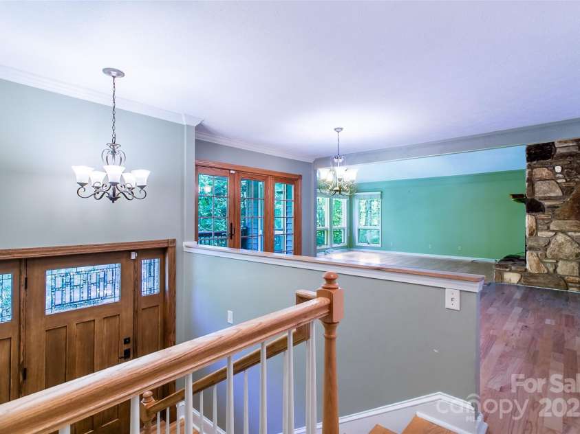 40 Lochencove Ridge Road, Brevard, NC 28712.  MLS# CAR4214104, YatesRealty ID 3868. 