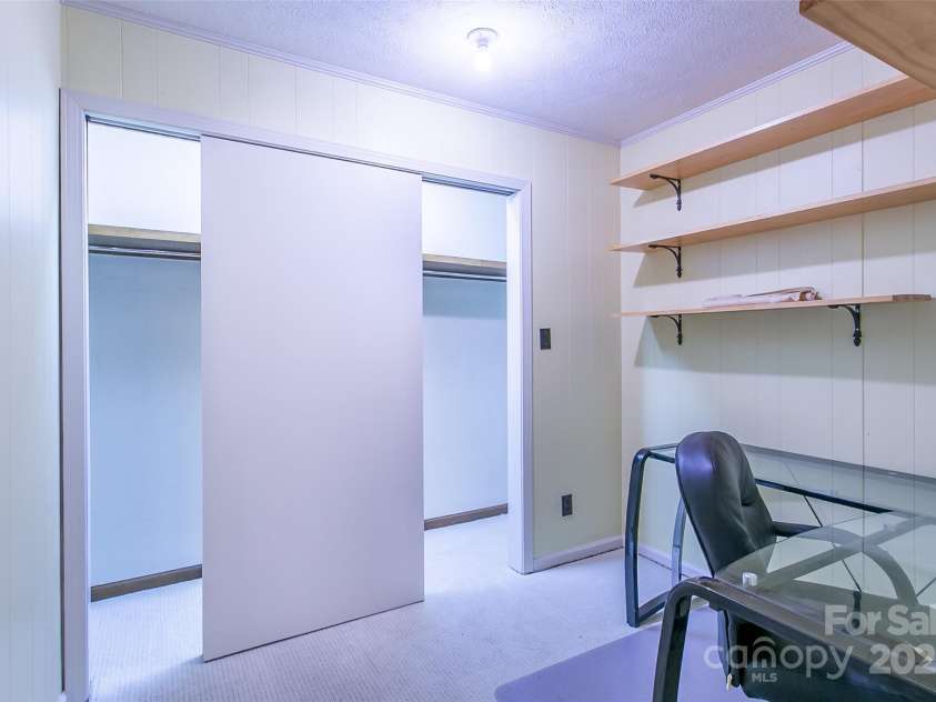 40 Lochencove Ridge Road, Brevard, NC 28712.  MLS# CAR4214104, YatesRealty ID 3868. 