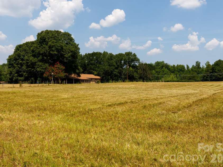 410 Ole Simpson Place, Catawba, SC 29704.  MLS# CAR4405221, YatesRealty ID 38680. 