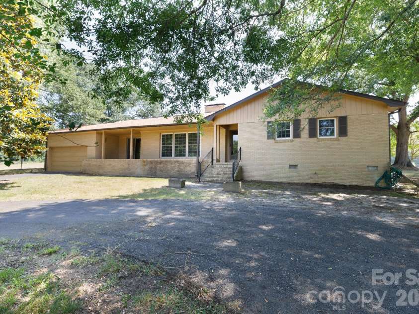 410 Ole Simpson Place, Catawba, SC 29704.  MLS# CAR4405221, YatesRealty ID 38680. 