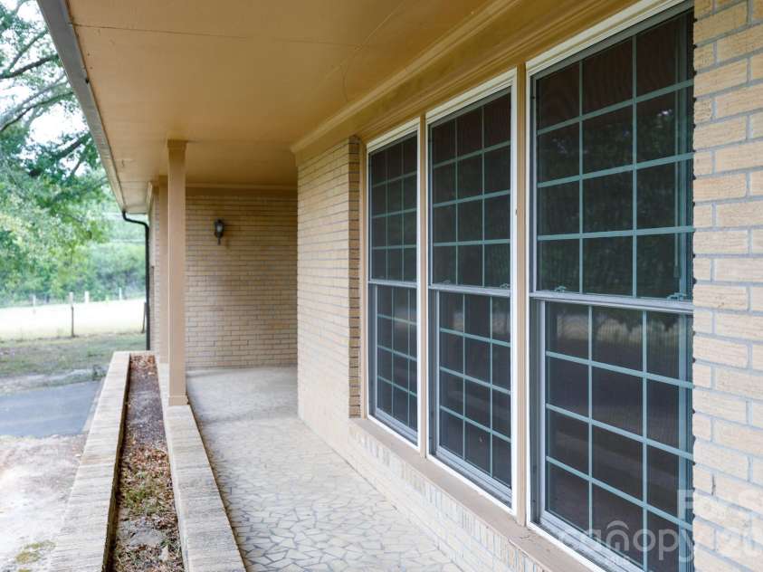 410 Ole Simpson Place, Catawba, SC 29704.  MLS# CAR4405221, YatesRealty ID 38680. 