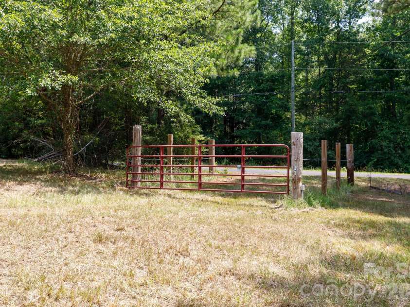 410 Ole Simpson Place, Catawba, SC 29704.  MLS# CAR4405221, YatesRealty ID 38680. 