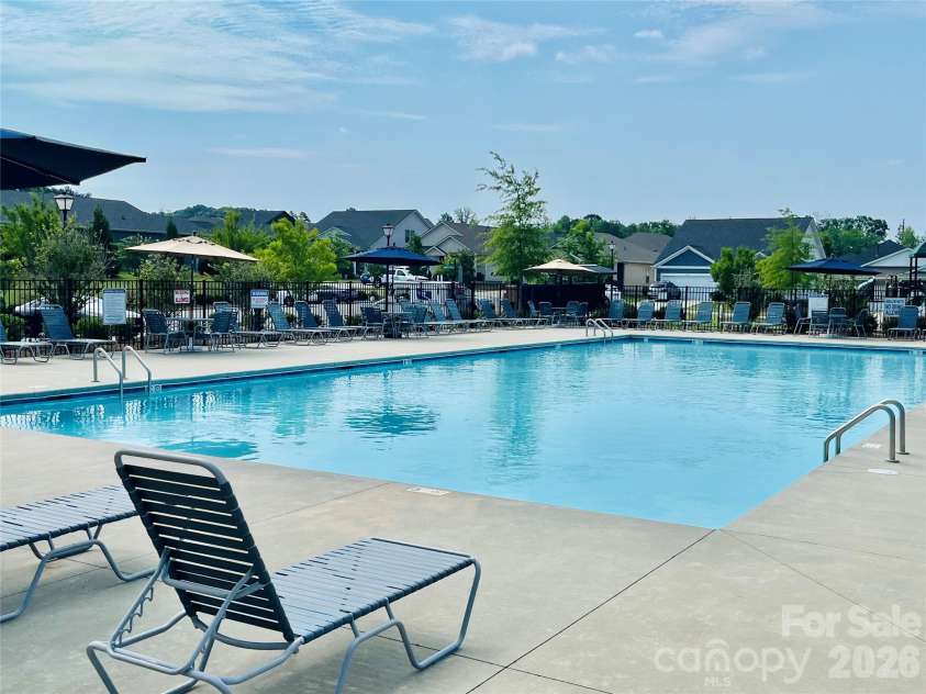6702 Good News Drive, Charlotte, NC 28215.  MLS# CAR4402293, YatesRealty ID 38682. Pool deck