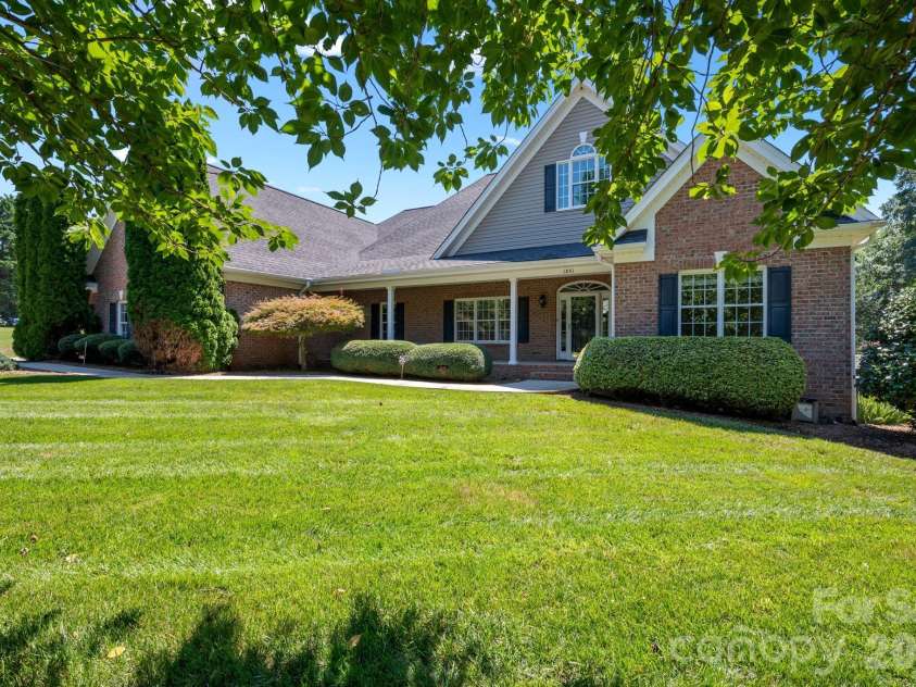 1851 29th Avenue Place, Hickory, NC 28601.  MLS# CAR4404281, YatesRealty ID 38684. 