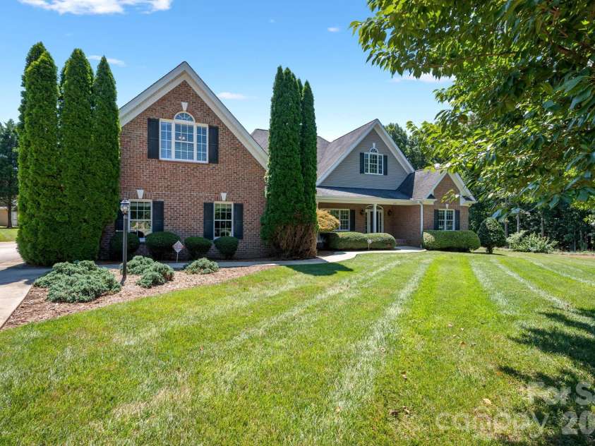 1851 29th Avenue Place, Hickory, NC 28601.  MLS# CAR4404281, YatesRealty ID 38684. 