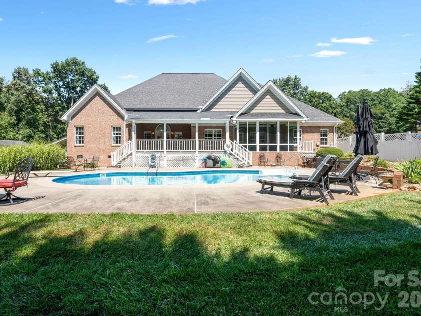 1851 29th Avenue Place, Hickory, NC 28601.  MLS# CAR4404281, YatesRealty ID 38684. 